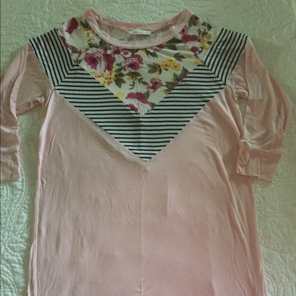 •Boutique• light pink/striped/floral tunic